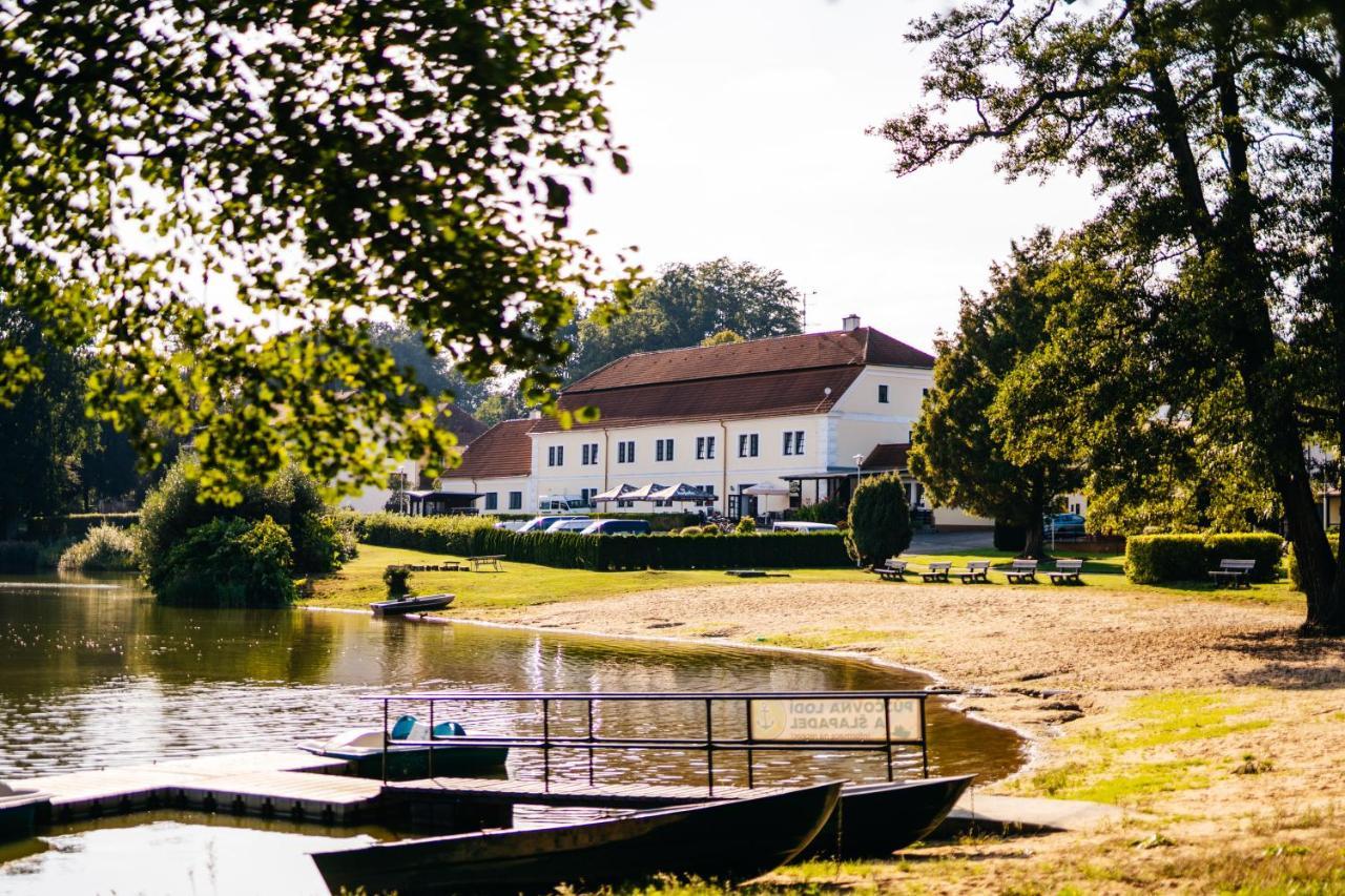 Resort Lesak Chlum u Trebone Exterior foto